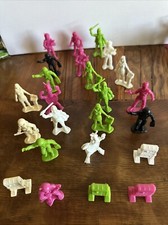 24 Vintage 70s Tim Mee Galaxy Laser Space Team Astronauts Aliens Plastic Figures