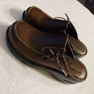 eastland leather clogs