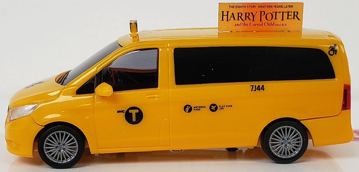 Busch HO 1/87 Mercedes Benz Minivan NYC New York City TAXI Yellow