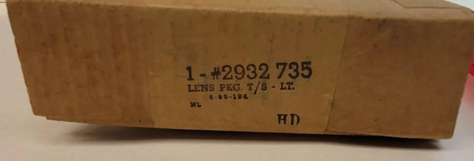 Luz trasera izquierda Plymouth Sport Satellite 1969 luz trasera lente 2932735 nuevo en stock Foto 3 de 4