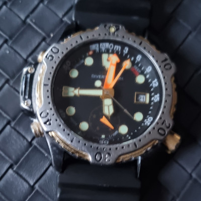 Citizen Aqualand Diver 200 m Quarz Datum Drehlünette schwarz Gummi C022