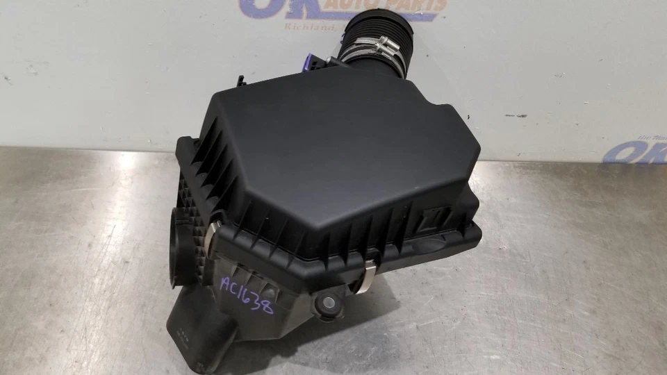 07 BMW M6 E63 5.0L AIR CLEANER AIR BOX LEFT DRIVER - Image 3 of 4