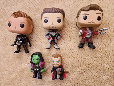 Funko Pop Marvel Avengers  Sammlung  457 Hawkeye  449 Tony Star  198 Star-Lord