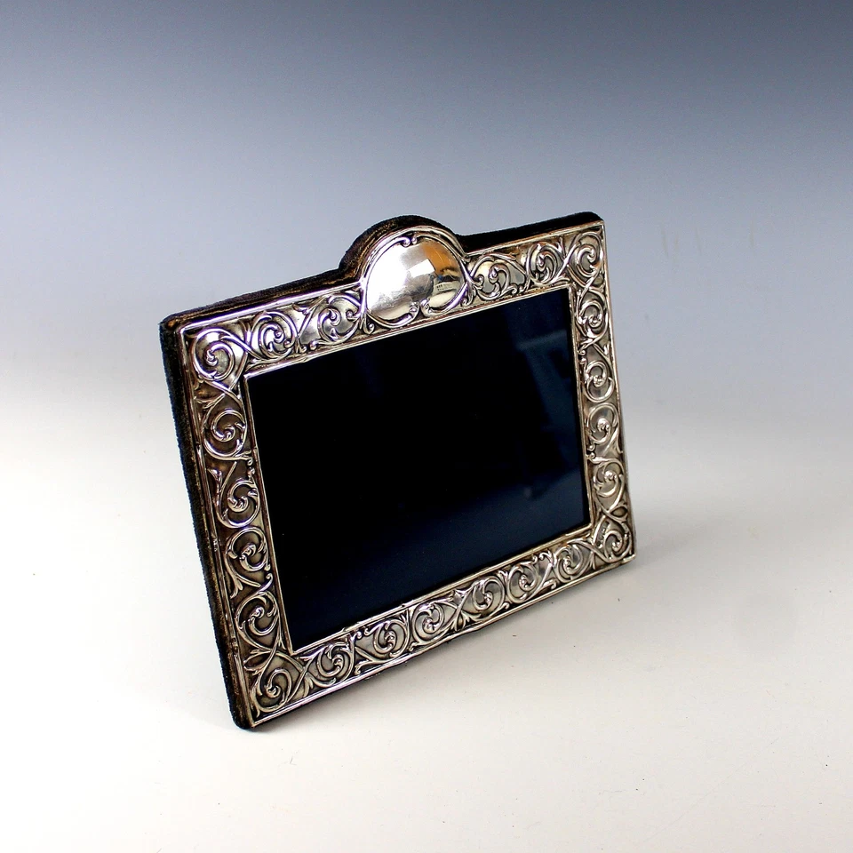 Marco de fotos/foto vintage de plata de ley con respaldo de madera y caballete de 6" x 4" Foto 2 de 4