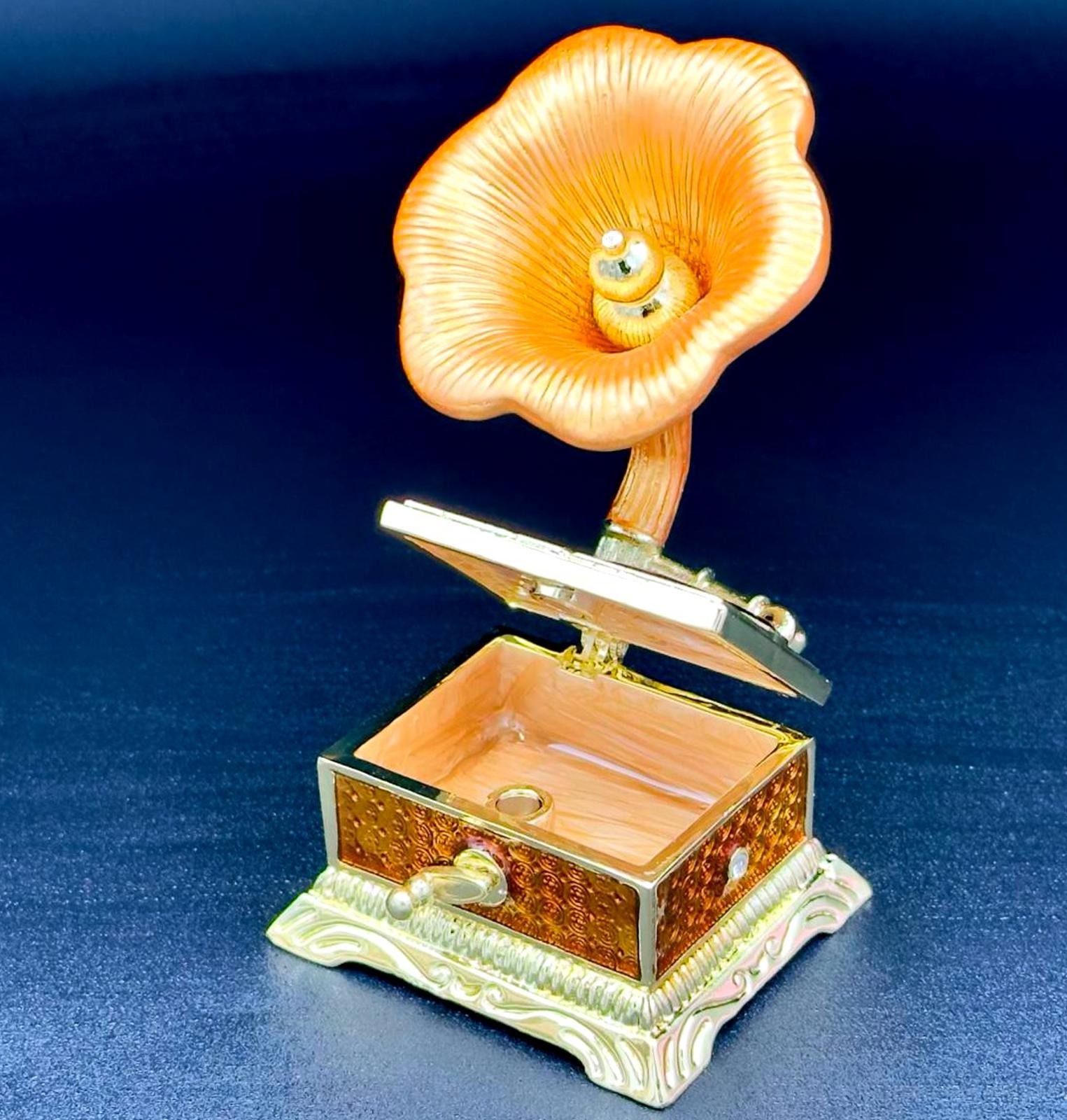 Vintage Gramophone-Style Enamel Trinket Box with Gold Accents & Flower Horn