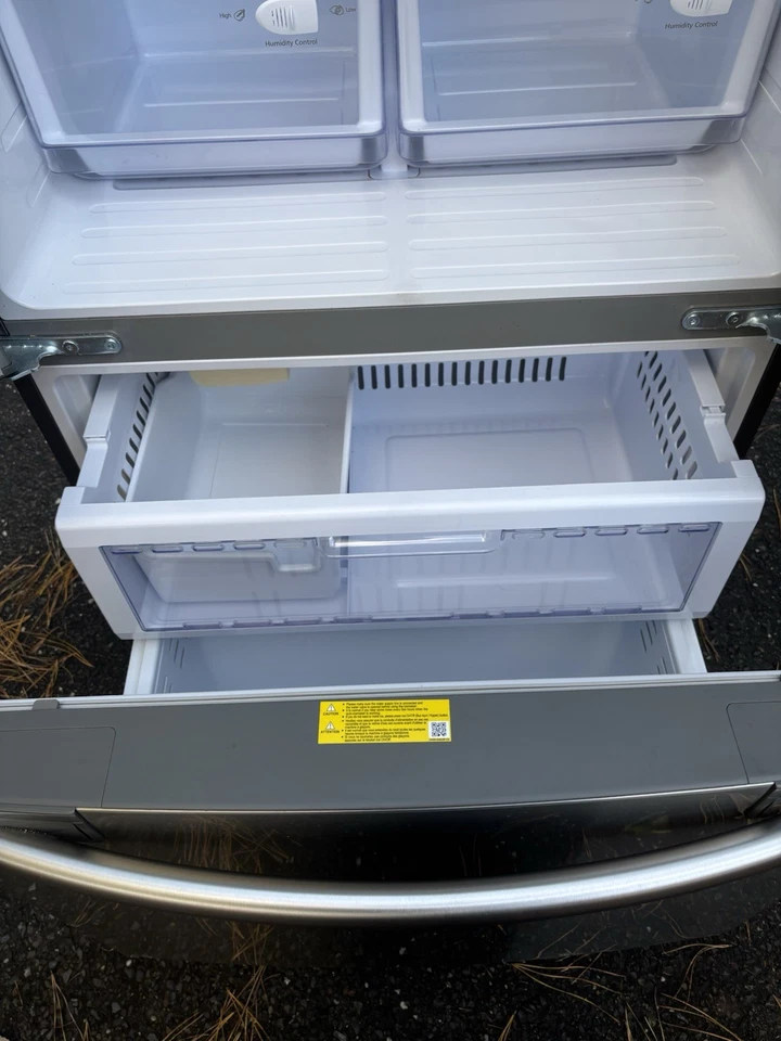 Samsung Refrigerator - Model RF18HFENBSR - 33'' French Door - Pristine Condition - Image 4 of 4