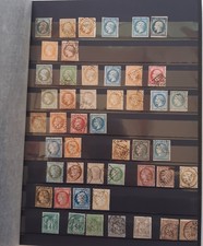 Près de 1400 timbres Français variés de 1852 à 1965 dans classeur de 16 pages