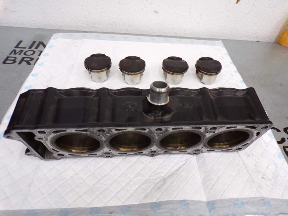 Kawasaki Z750 Z 750 Cylinder barrel & pistons Z257 - image 4 of 4