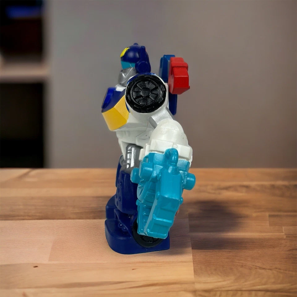 Transformers Rescue Bots Playskool Heroes Chase The Police Bot Action Figure - Image 4 of 4