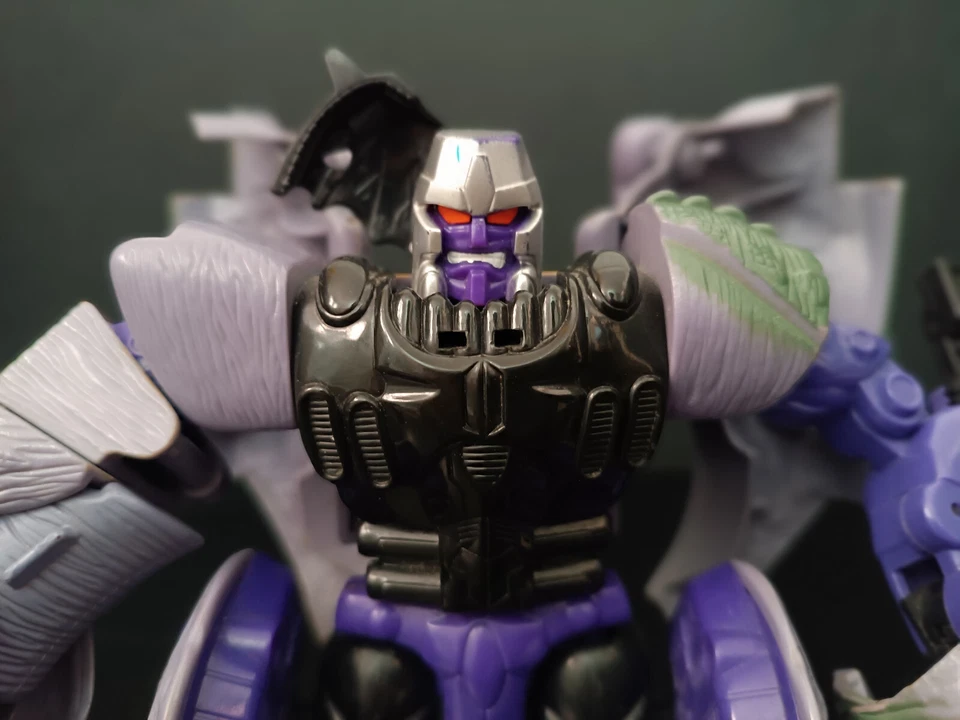 HASBRO VTG 1996 TRANSFORMERS BEAST WARS ULTRA CLASS MEGATRON ROBOT WITH FLAWS A - Image 3 of 4