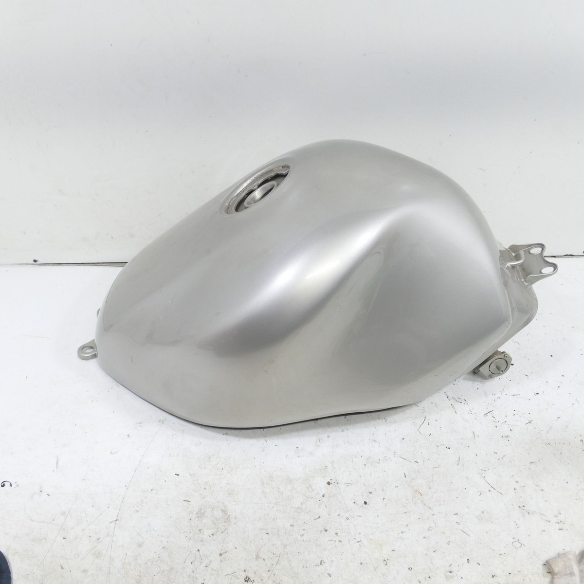 Kawasaki ZX-9R 900 C Fuel Tank 73832 | eBay Australia