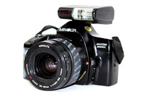 Minolta Maxxum 3000i 35mm SLR Film Camera w/ MAXXUM AF Zoom 35-80mm 1:4 22 - 5