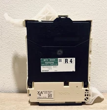2014 TOYOTA CAMRY HYBRID MULTIPLEX COMPUTER CONTROL MODULE 89221-06210 OEM USED