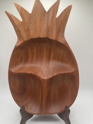 Kamani Wooden Pineapple three sectioned plate, - Picture 4 of 6