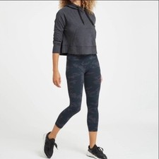 Spanx Look at Me Now Seamless Cropped LeggingsBlack Camouflage Camo size Medium