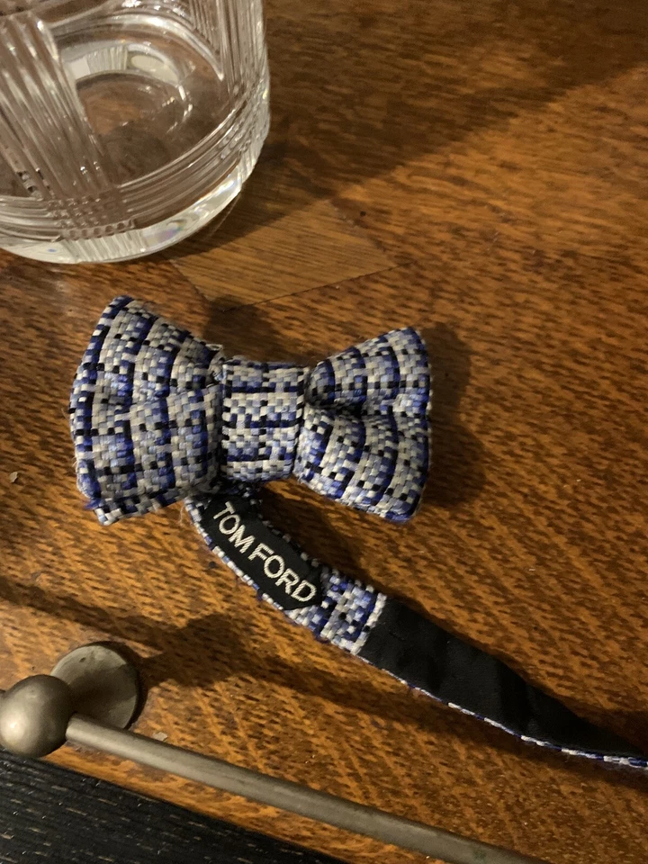 Tom Ford синий, черный и белый клетчатый регулируемый предварительно завязанный галстук-бабочка - Изображение 2 из 2