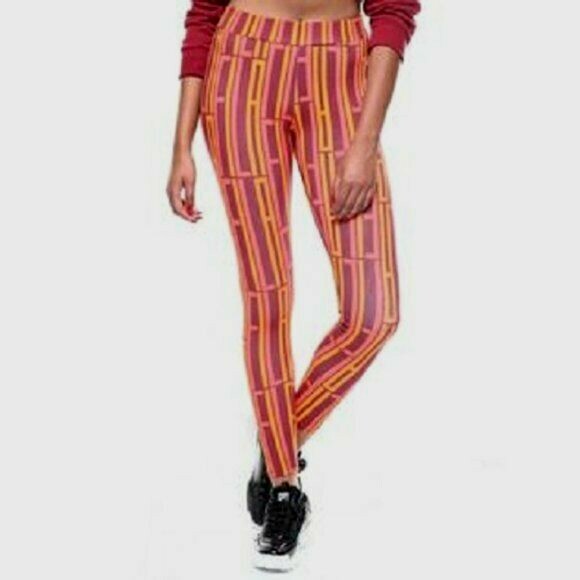 LEGGINGS NUOVI CON ETICHETTE FILA ~ LOGO PETRA ~ S ~ DESIGN SCRITTO ~ TOPPA LOGO RICAMATO ~