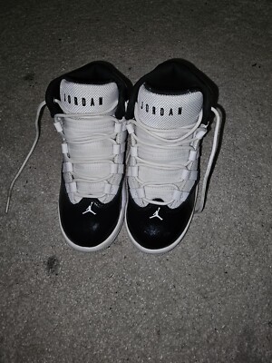 JORDAN 11 MAX AURA NIKE SNEAKER ~ UK 11,5 ~ SCHWARZ & WEISS PANDA.