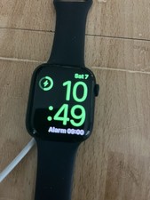 Apple Watch SE (2022) 40mm Black Aluminium Case with Midnight Sport Band used