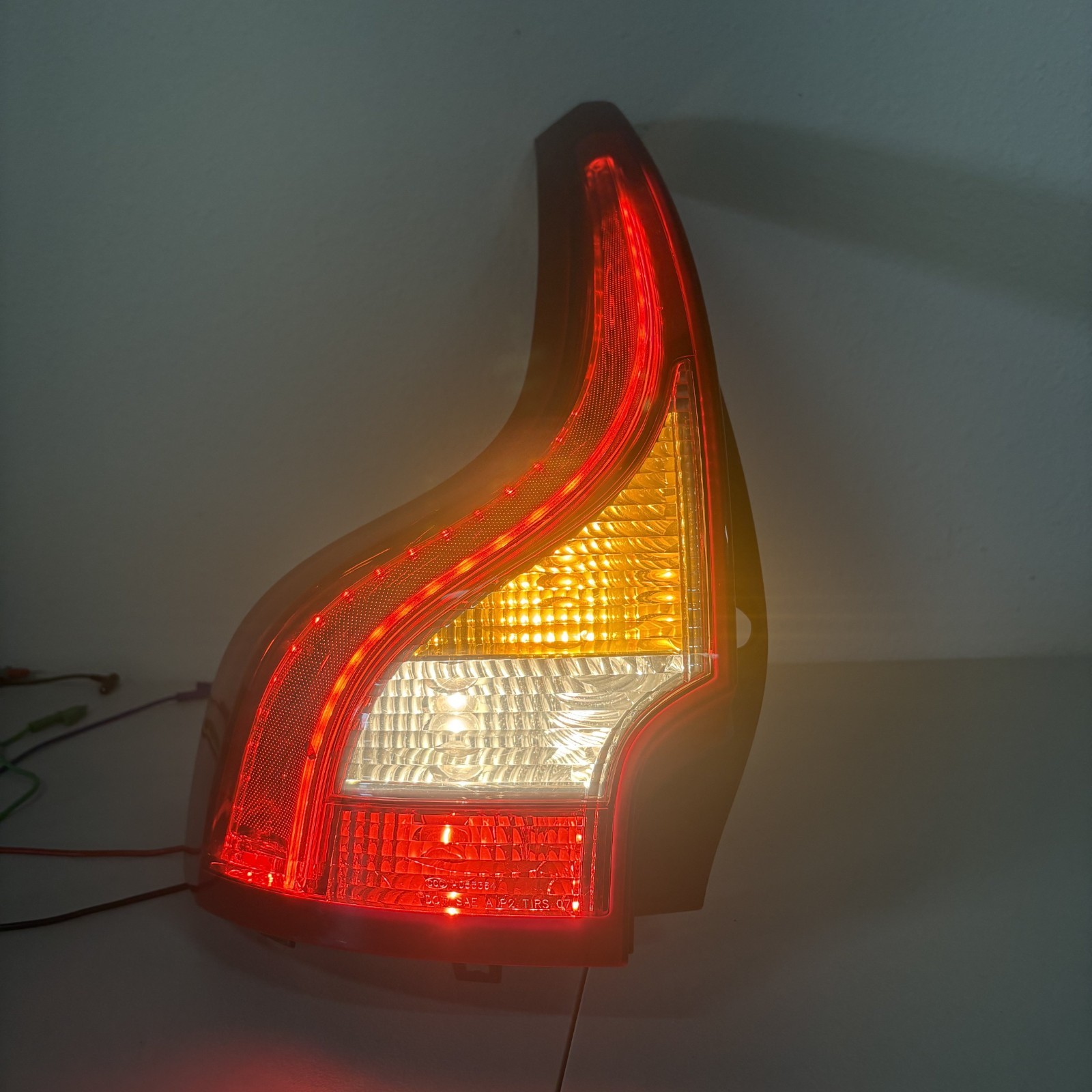 2010-2017 Volvo XC60 LH Driver Tail Light LED OEM Valeo 89075216 Tested