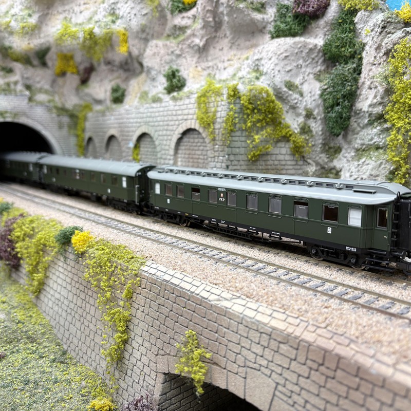 Voitures PKP Ep. III Roco 6 en HO pour train express ex DRG