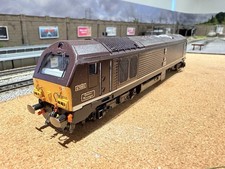 Hornby Class 67 OO Gauge Loco - Custom Repaint Into Royal Livery - DCC Sound