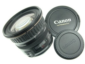 Canon 20-35mm f/3.5-4.5 EF USM Wide Angle Zoom Lens - As Mint