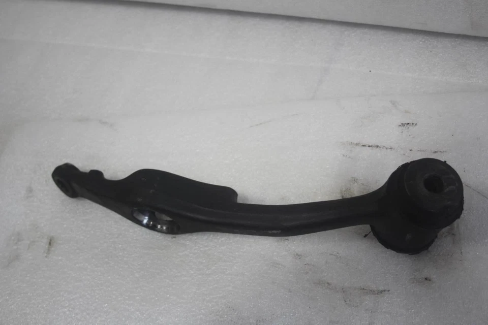 Mercedes 300SD W126 1983 pasajero derecho brazo de control inferior delantero 1263301907 Foto 4 de 4