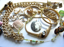 Kleine Sammlung alter Schmuck  (5)