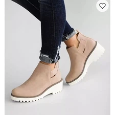 DV by Dolce Vita Rolinda Ankle boots Tan Wedge Booties Chelsea Lug Sole  7.5