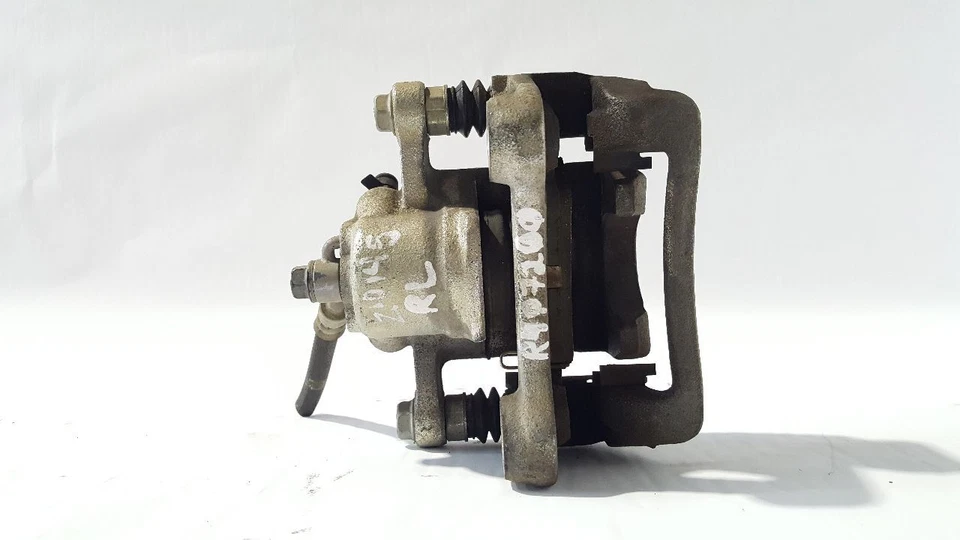 Pinza de freno de disco trasera izquierda usada se adapta a: 2013 Hyundai Azera Trasera EX Luxury Canadá Foto 3 de 4