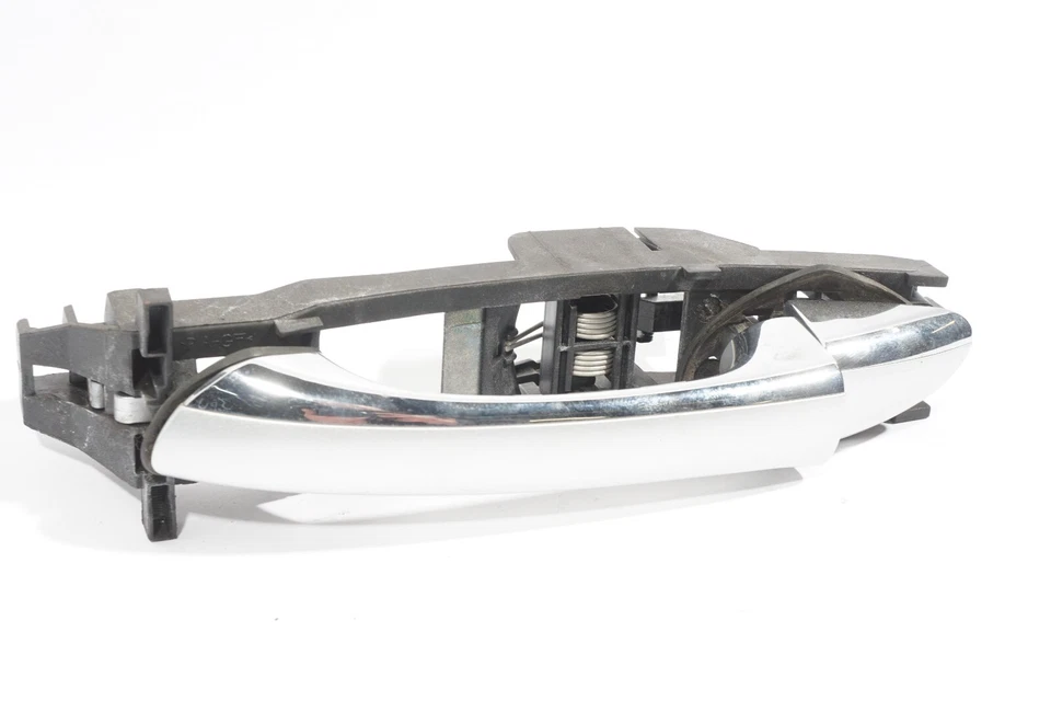 2006-2008 MERCEDES BENZ CLS500 W219 MAÇANETA EXTERNA TRASEIRA ESQUERDA PRATA OEM - Imagem 2 de 4