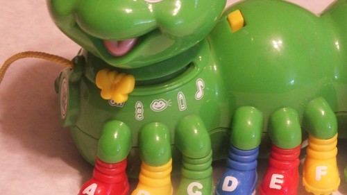 Leap frog Caterpillar ALPHABET PAL Green Talking Learning Toy Working - Picture 9 of 10
