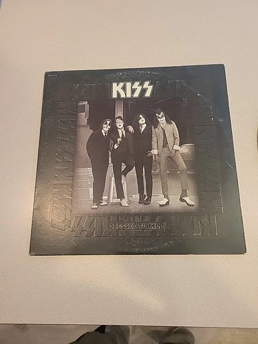 VG+ Kiss Dressed To Kill Original Vinyl Record LP Casablanca ‎NBLP 7016 1975