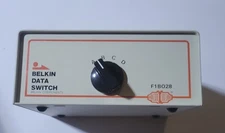 Belkin Box (F1B024 E ) 2-Ports External Data Transfer Switch .