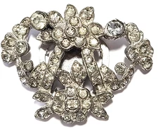 ANTIQUE STUNNING SILVER TONE ART DECO CLEAR CRYSTAL FLORAL DRESS SCARF CLIP