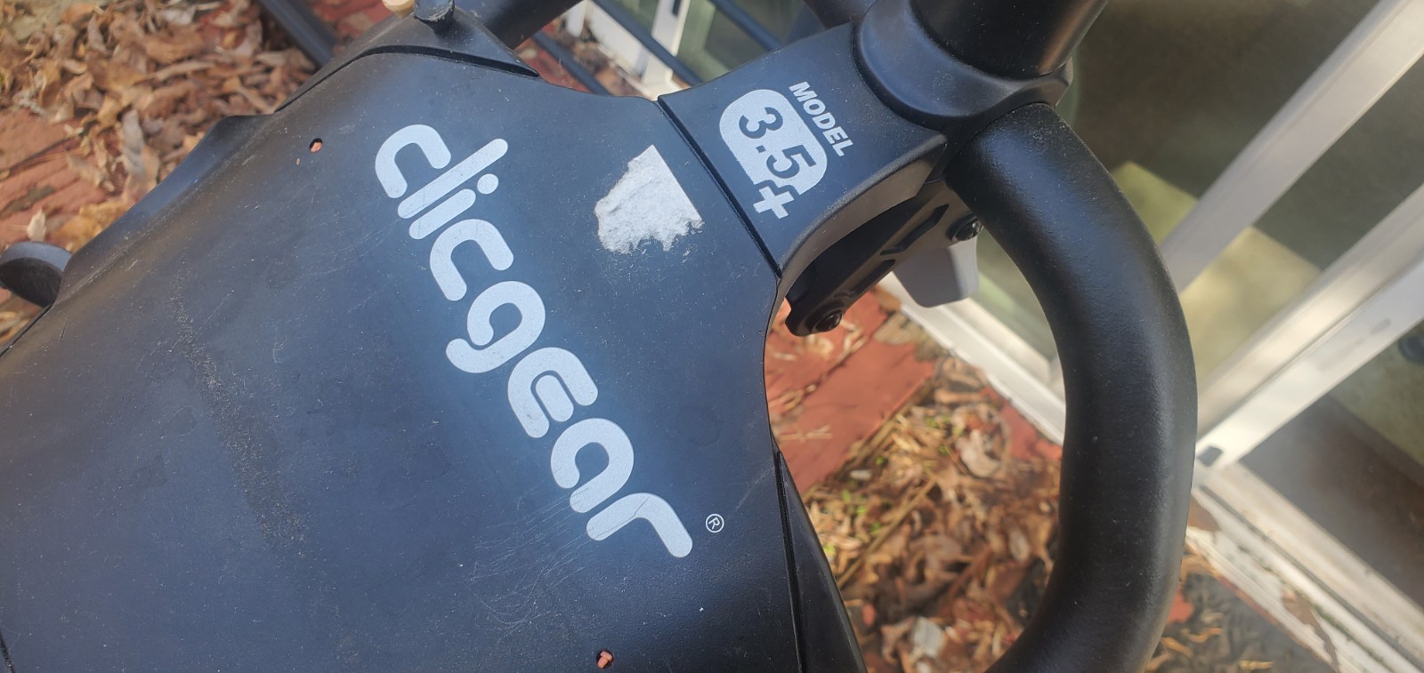 Clicgear 3.5+ Black 3-Wheel Golf Push Cart  with issue