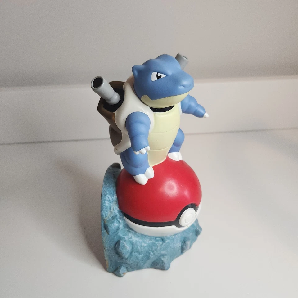 Banco de monedas de plástico de colección Pokemon BLASTOISE 1998 vintage años 90  Foto 2 de 4