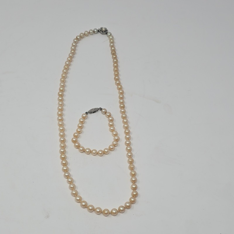 Women’s White Round Faux Pearl Fashion Jewelry Set Necklace & Matching Bracelet
