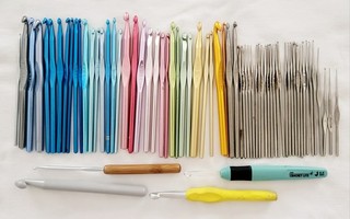 Lot of 68 Vintage Boye Bates Gem Duchess Crochet Hooks Metal Lace Sew Craft