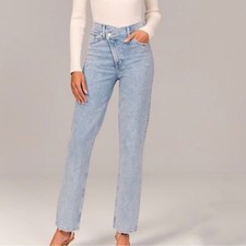 Abercrombie 90’s Ultra High Rise Straight Leg Jeans Light Wash 12 SHORT