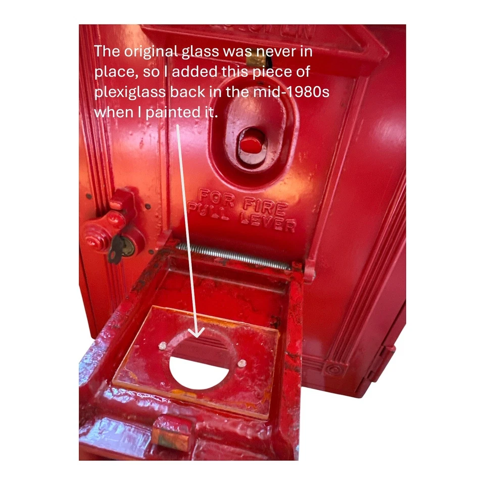 Antigua caja de llamadas de alarma contra incendios Gamewell parcialmente restaurada con llave e interiores ~ limpia Foto 4 de 4