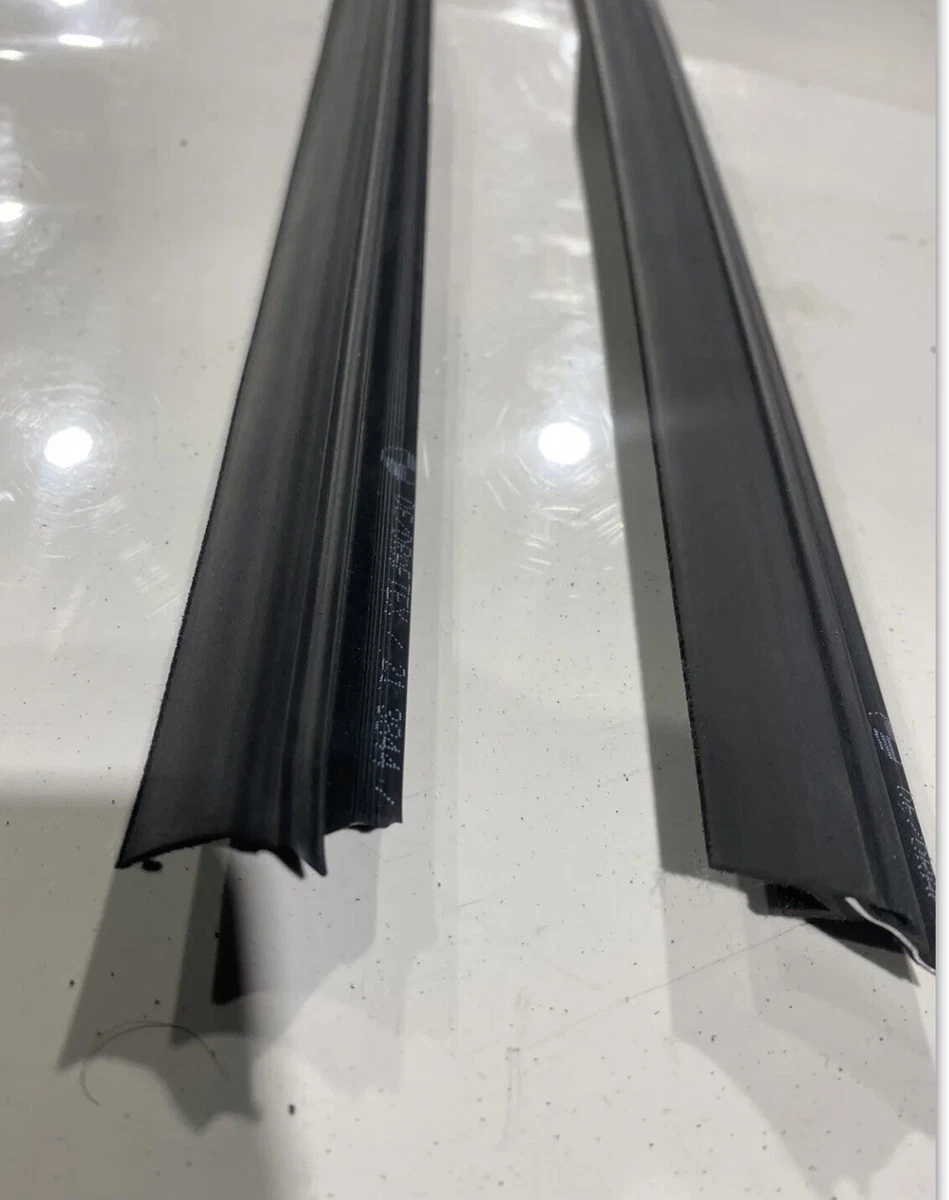 BMW E30 SEDAN Outer Door Window weather strip Seal