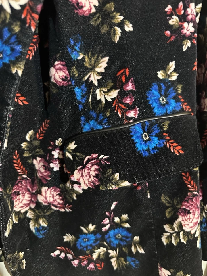 Blazer para mujer 22 negro floral Bryant pecho único imitación cuero ribete Foto 3 de 4