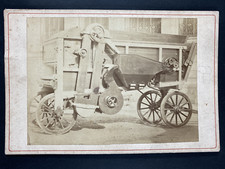 France, Nevers, Chariot, moissonneuse batteuse Vintage print. Carte cabinet 