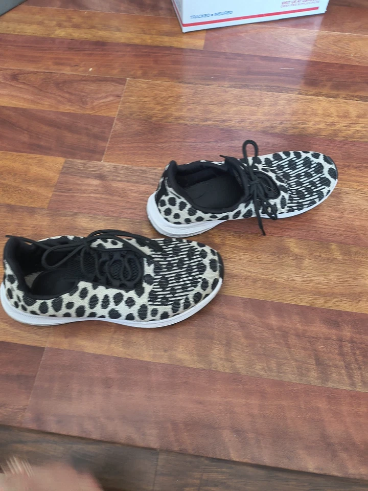 Zapato para correr suave con estampado de lunares de leopardo guepardo Athletic Works para mujer talla 8,5 Foto 4 de 4