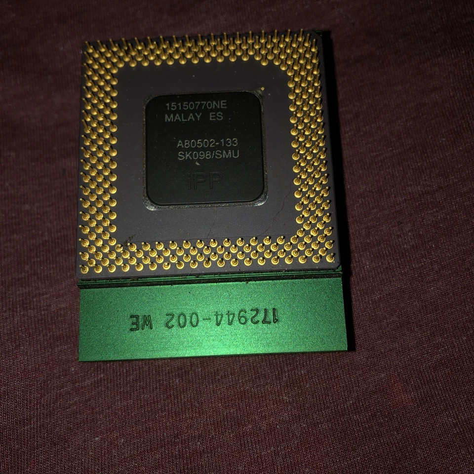 Intel Pentium A80502-133 processor, a vintage CPU. - Image 2 of 4