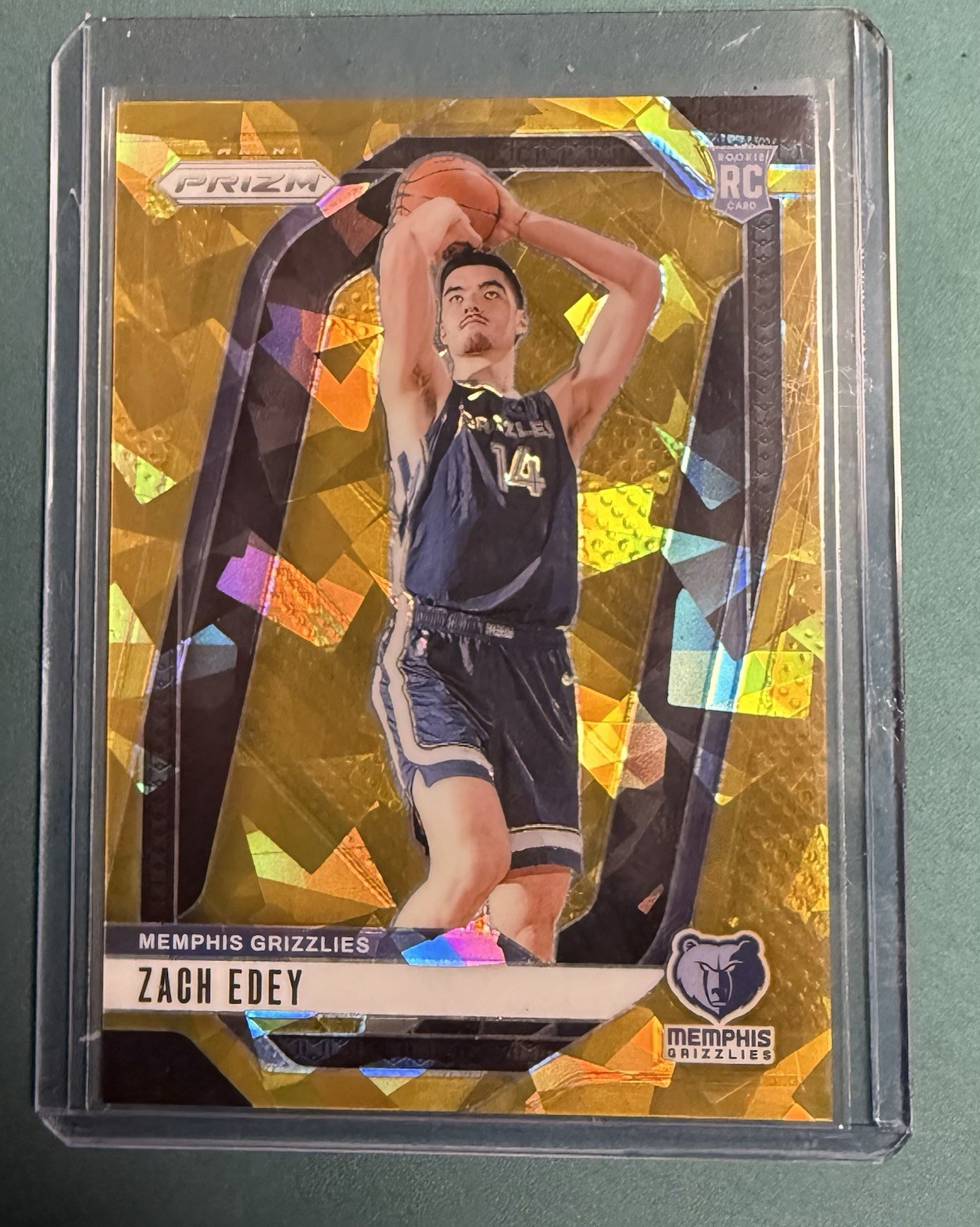 2024-25 Panini Prizm - Zach Edey #249 (RC) Gold Ice 01/10! First On Print!