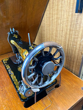 Singer Model 15 Treadle Mechanical Sewing Machine Wooden Cabinet Black/Gold