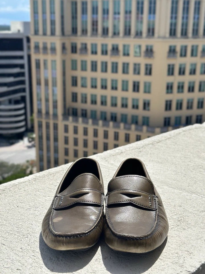 Mocasín para hombre Prada Driver verde oliva raro pátina cuero acabado envejecido talla 42 (9 EE. UU.) Foto 2 de 4